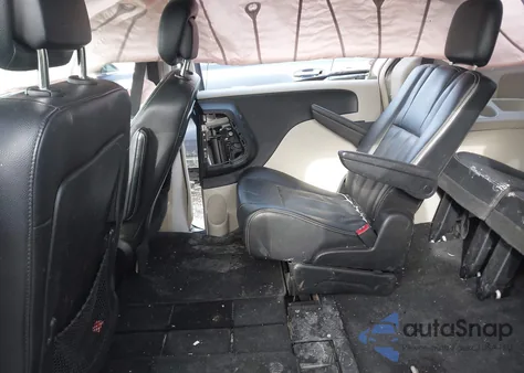 2013 Chrysler Town & Country Touring z USA, uszkodzony, nr VIN 2C4RC1BG6DR742834